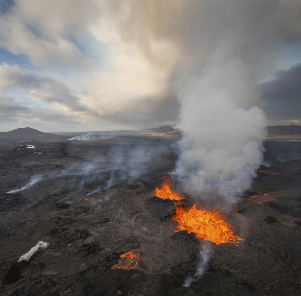 ‌冰岛火山喷发熔岩铸造“天然电竞椅” 政府拟申外观专利遇法规壁垒