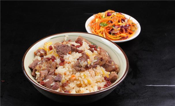 乌鲁木齐探秘：抓饭与烤串的豪情